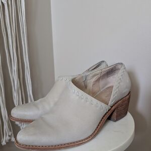 Caslon Cream Leather Mules Western Style Size 7 Wooden Heel